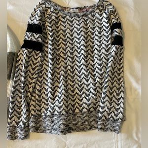 Jolt Sweater/pullover black & white, size small